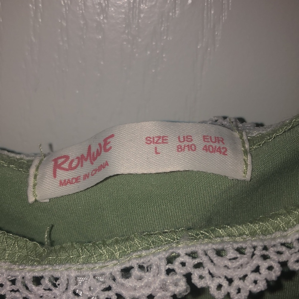 Romwe - Picture 2 of 3
